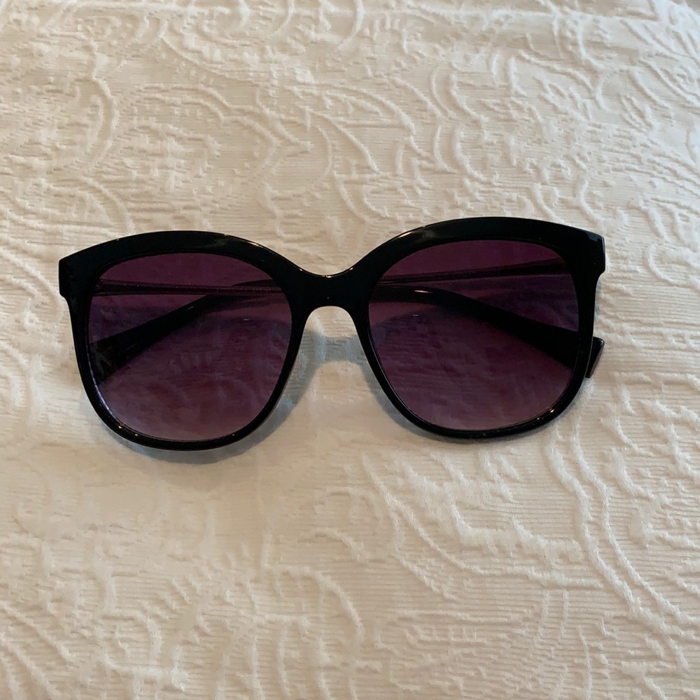 Black sunglasses